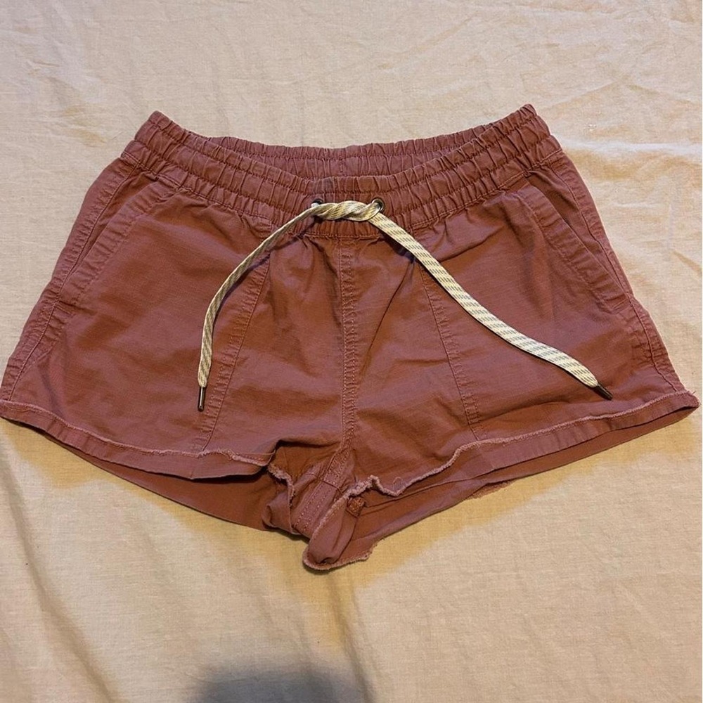 Vuori ripstop mauve pink shorts in XS